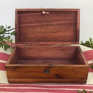 Vintage sweet Red Cedar Lane box presented by Whitcomb’s East Barre, Vermont